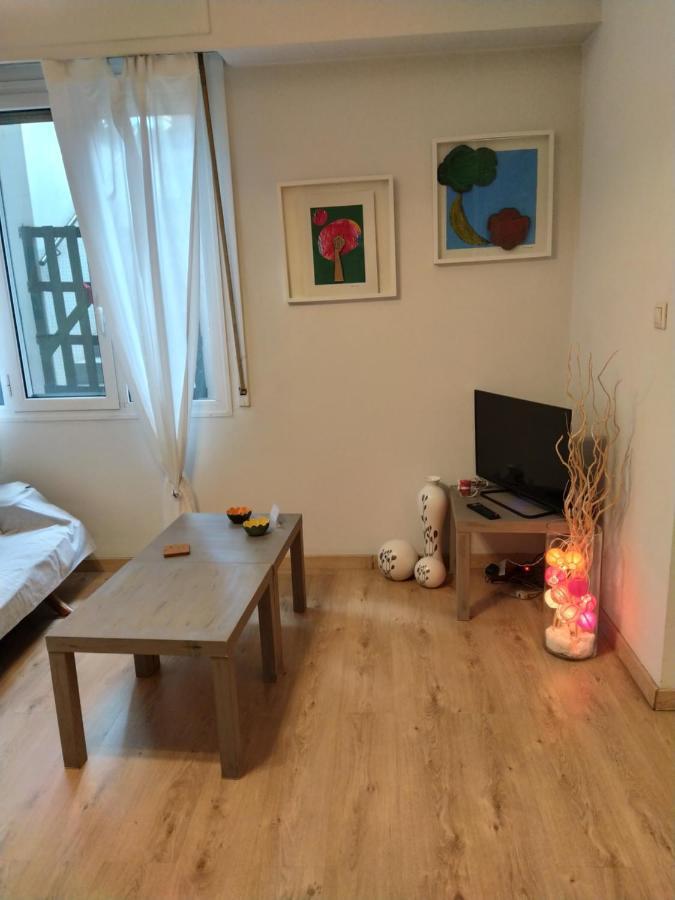 Cozy Apartment Ideally Located City Center And Megaron Moussikis Metro Station Aten Exteriör bild